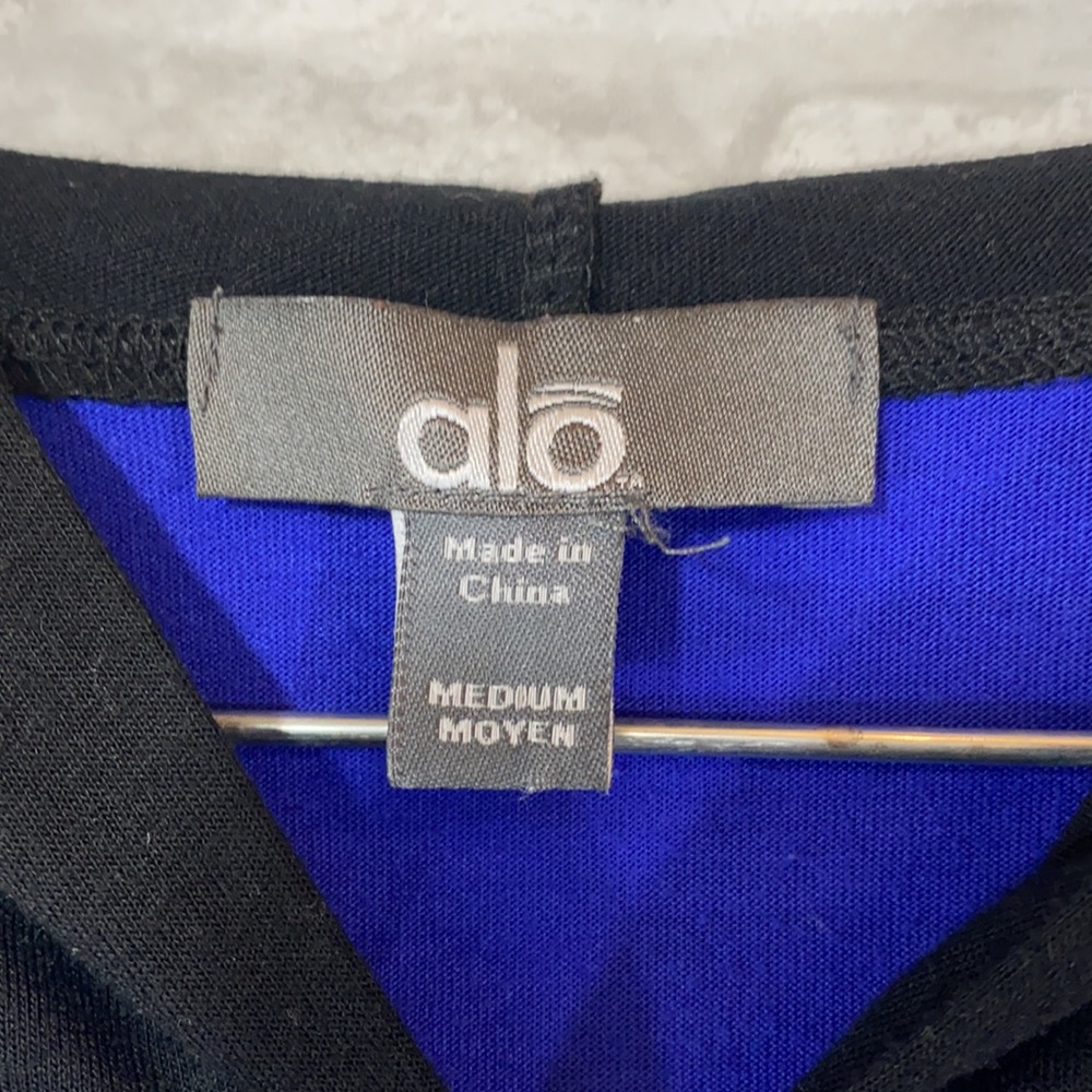 Alo long sleeve hoodie shirt size M - Picture 2 of 8
